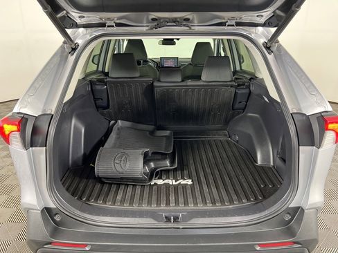 Used 2020 Toyota RAV4 XLE image 22