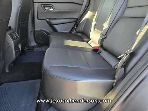Used 2025 Nissan Rogue SV w/ SV Premium Package FWD image 11