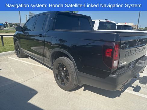 Used 2025 Honda Ridgeline Black Edition image 4