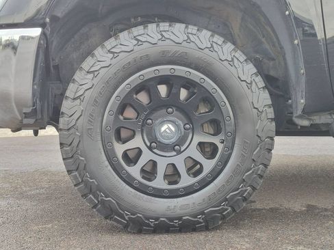 Used 2019 Toyota Tundra SR5 AWD/4WD image 25
