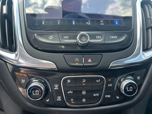 Used 2023 Chevrolet Equinox Premier FWD image 22