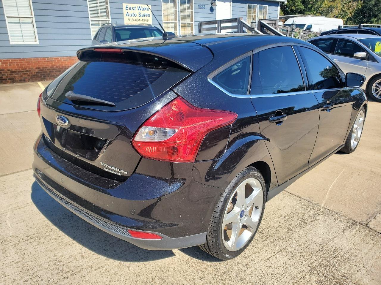Used 2014 Ford Focus Titanium FWD image 9