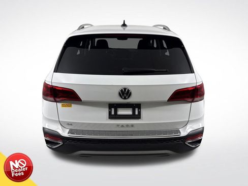 Used 2023 Volkswagen Taos SE FWD image 5