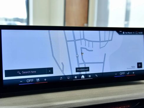 Used 2025 BMW 330i xDrive Sedan image 14