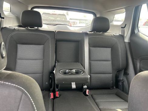 Used 2024 GMC Terrain SLE w/ Driver Convenience Package FWD image 6