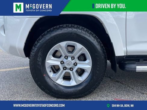 Used 2014 Toyota 4Runner SR5 AWD/4WD image 9