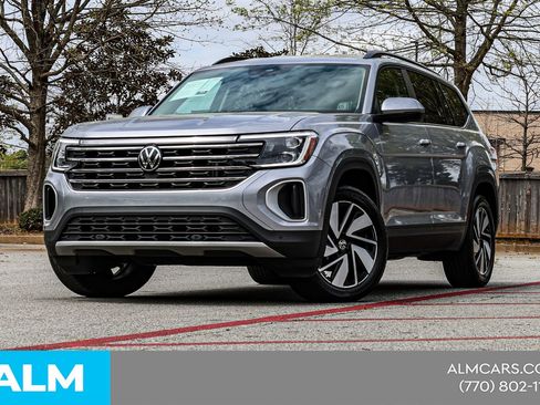 Used 2025 Volkswagen Atlas SE FWD image 3