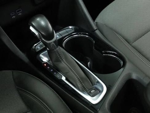 Used 2024 Buick Encore GX Preferred FWD image 23