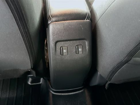 Used 2021 Nissan Kicks SV FWD image 28