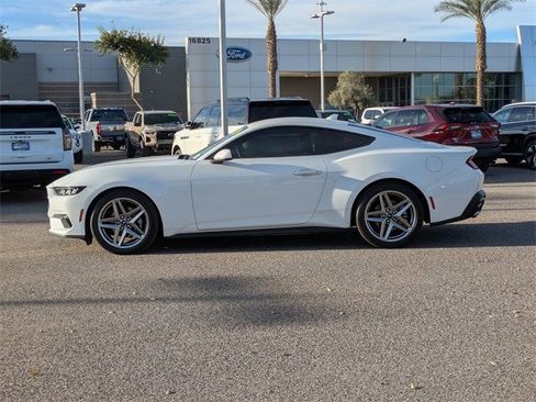 Used 2024 Ford Mustang image 3