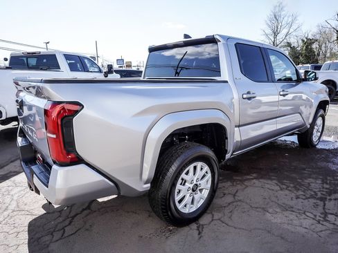 Used 2024 Toyota Tacoma SR5 image 6