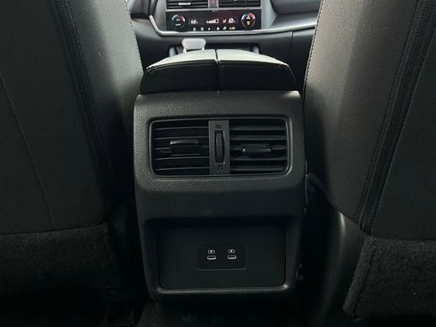 Used 2025 Nissan Rogue SV image 13