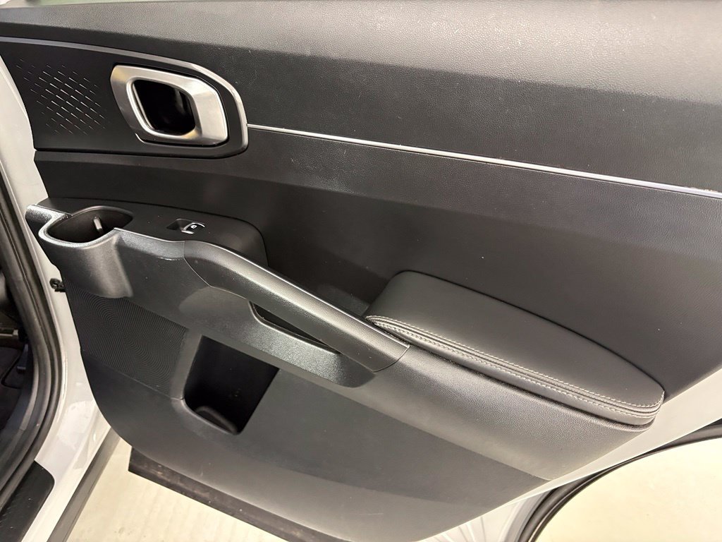 Used 2025 Kia Sorento S w/ Panoramic Sunroof Package FWD image 44