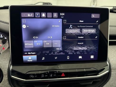 Used 2023 Jeep Compass Latitude AWD/4WD image 32