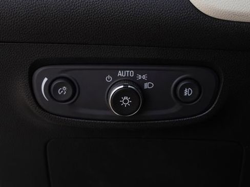 Used 2020 Buick Encore GX Essence FWD image 23
