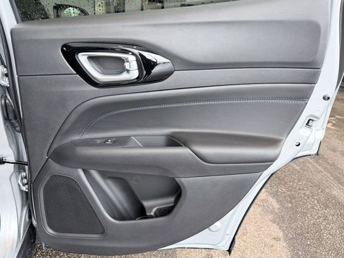 New 2026 Jeep Compass Latitude image 28