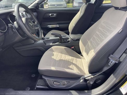 Used 2016 Ford Mustang Coupe RWD image 12