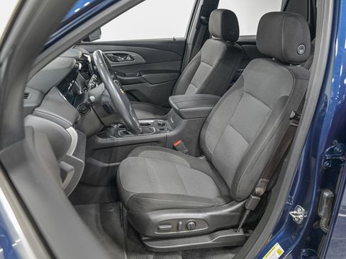Used 2022 Chevrolet Traverse LT image 16