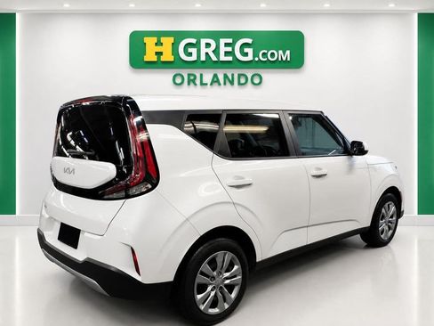 Used 2025 Kia Soul LX FWD image 6