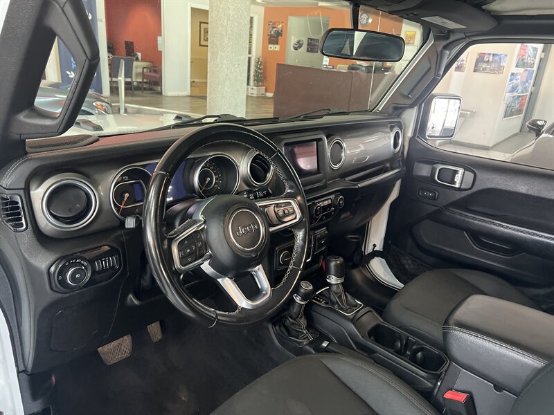 Used 2019 Jeep Wrangler Unlimited Sahara AWD/4WD image 10