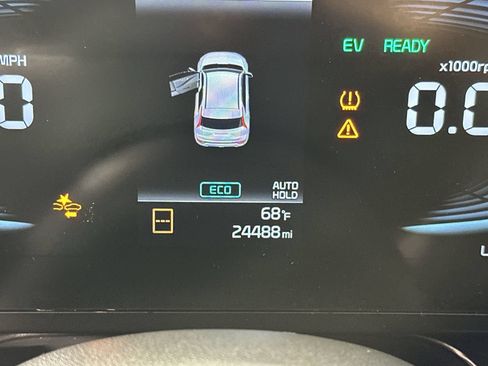 Used 2025 Kia Niro LX FWD image 15
