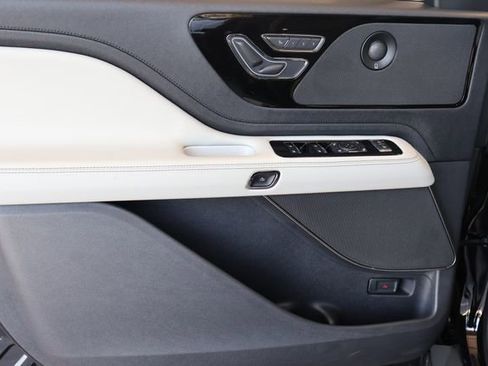 New 2025 Lincoln Aviator 2WD w/ Jet Appearance Package image 10