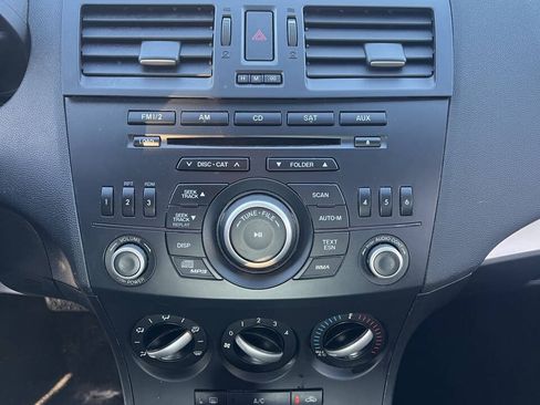 Used 2013 MAZDA MAZDA3 i SV w/ Convenience Pkg FWD image 16