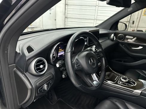 Used 2019 Mercedes-Benz GLC 300 4MATIC image 10