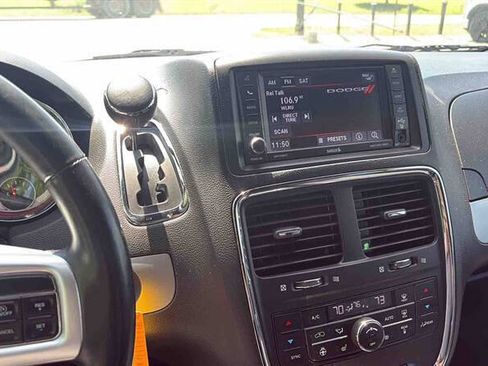 Used 2019 Dodge Grand Caravan GT FWD image 21
