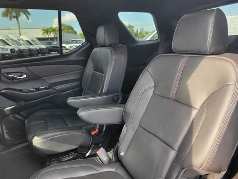 Used 2022 Chevrolet Traverse RS image 16