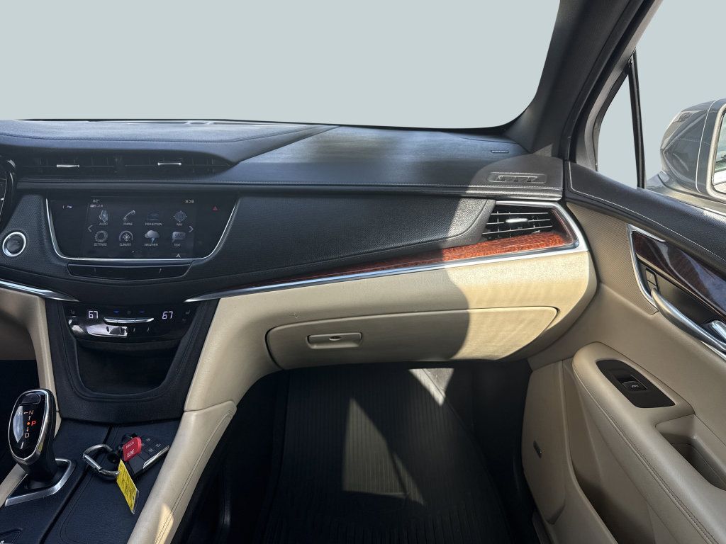 Used 2019 Cadillac XT5 Premium Luxury FWD image 16