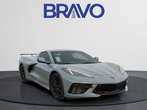 Used 2025 Chevrolet Corvette Stingray Preferred Conv w/ 2LT image 4