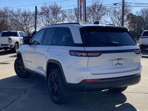 New 2026 Jeep Grand Cherokee Altitude RWD image 30