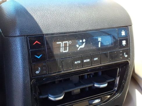 Used 2023 Jeep Grand Cherokee L Limited AWD/4WD image 18