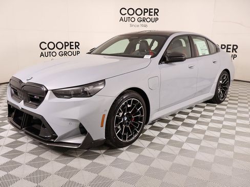 New 2026 BMW M5 w/ Executive Package image 10