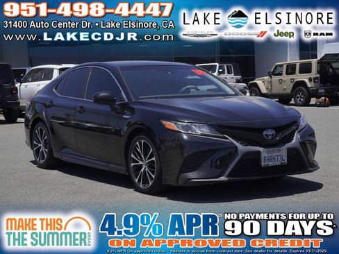 Used 2019 Toyota Camry SE FWD image 1