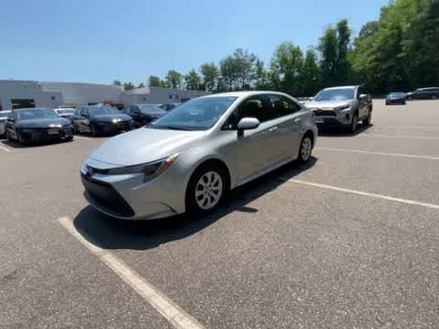 Used 2024 Toyota Corolla LE FWD image 7