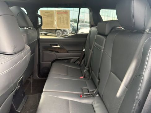 Used 2024 Lexus GX 550 w/ Accessory Package (Z1) AWD/4WD image 25