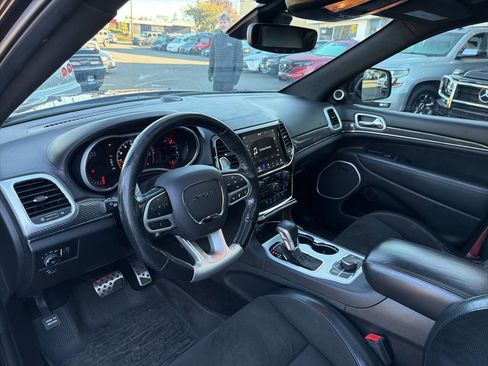 Used 2019 Jeep Grand Cherokee SRT image 30