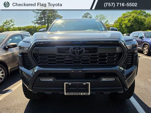 Used 2025 Toyota Tacoma TRD Off-Road w/ TRD Off Road Premium Package AWD/4WD image 2