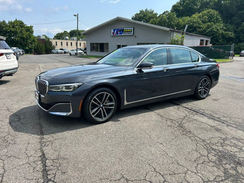 Used 2020 BMW 750i xDrive AWD/4WD image 3