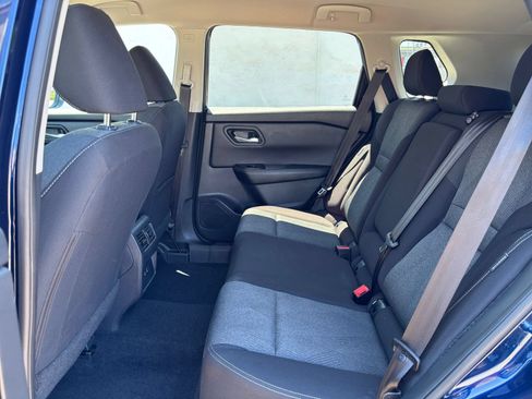 Used 2025 Nissan Rogue SV FWD image 28