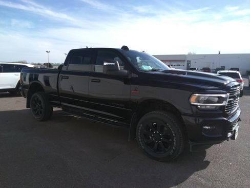 Used 2024 RAM 2500 Laramie w/ Night Edition image 4