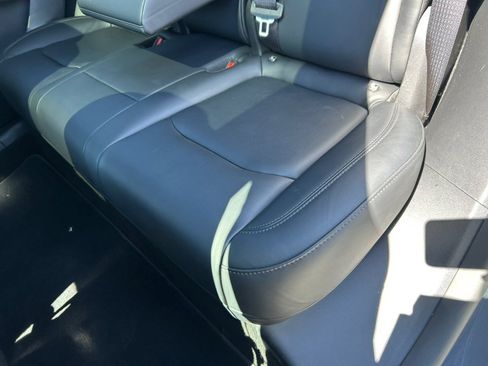 Used 2022 Tesla Model Y Long Range AWD/4WD image 43