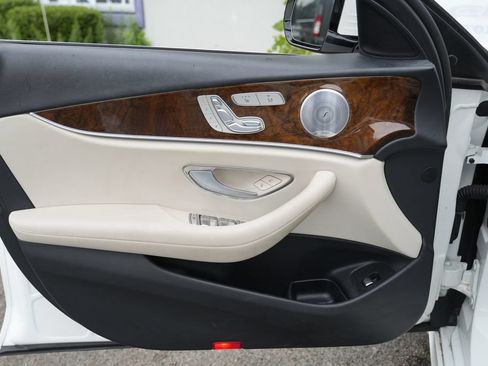 Used 2019 Mercedes-Benz E 300 4MATIC image 18