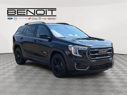 Used 2023 GMC Terrain AT4 w/ LPO, Floor Liner Package AWD/4WD image 3