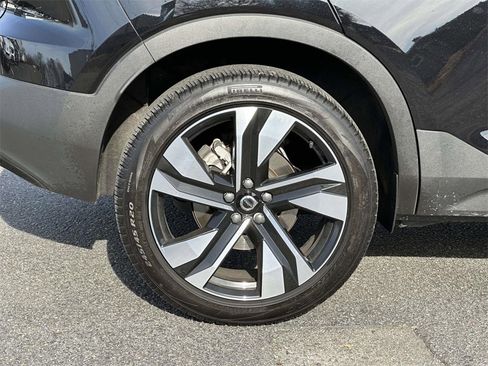 Used 2024 Volvo XC40 B5 Plus w/ Protection Package Premier image 25