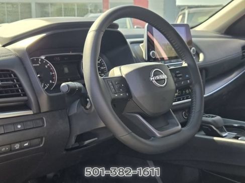 Certified 2026 Nissan Rogue SV FWD image 10