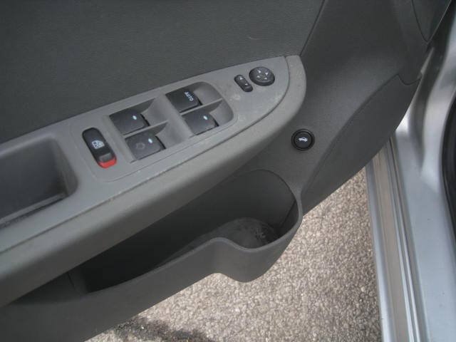 Used 2010 Chevrolet Malibu LS FWD image 13