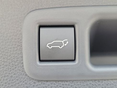 Used 2026 Toyota Highlander XSE image 11